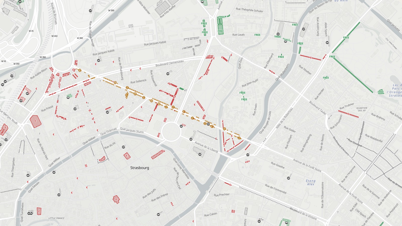 Carte d'une ville où les parkings sont colorés selon leur tarif, du vert au rouge.